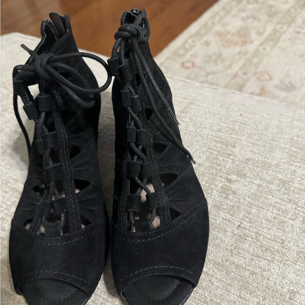 Black Lace-Up Women's Shoes